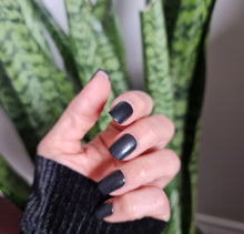 Load image into Gallery viewer, Black  Press on nails