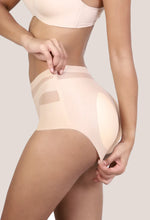 Load image into Gallery viewer, Seamless Mid-Rise Tummy Control Butt Lifter Panty