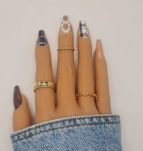 Load image into Gallery viewer, Beige and brown Press On Nails