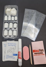 Load image into Gallery viewer, White Press on nails